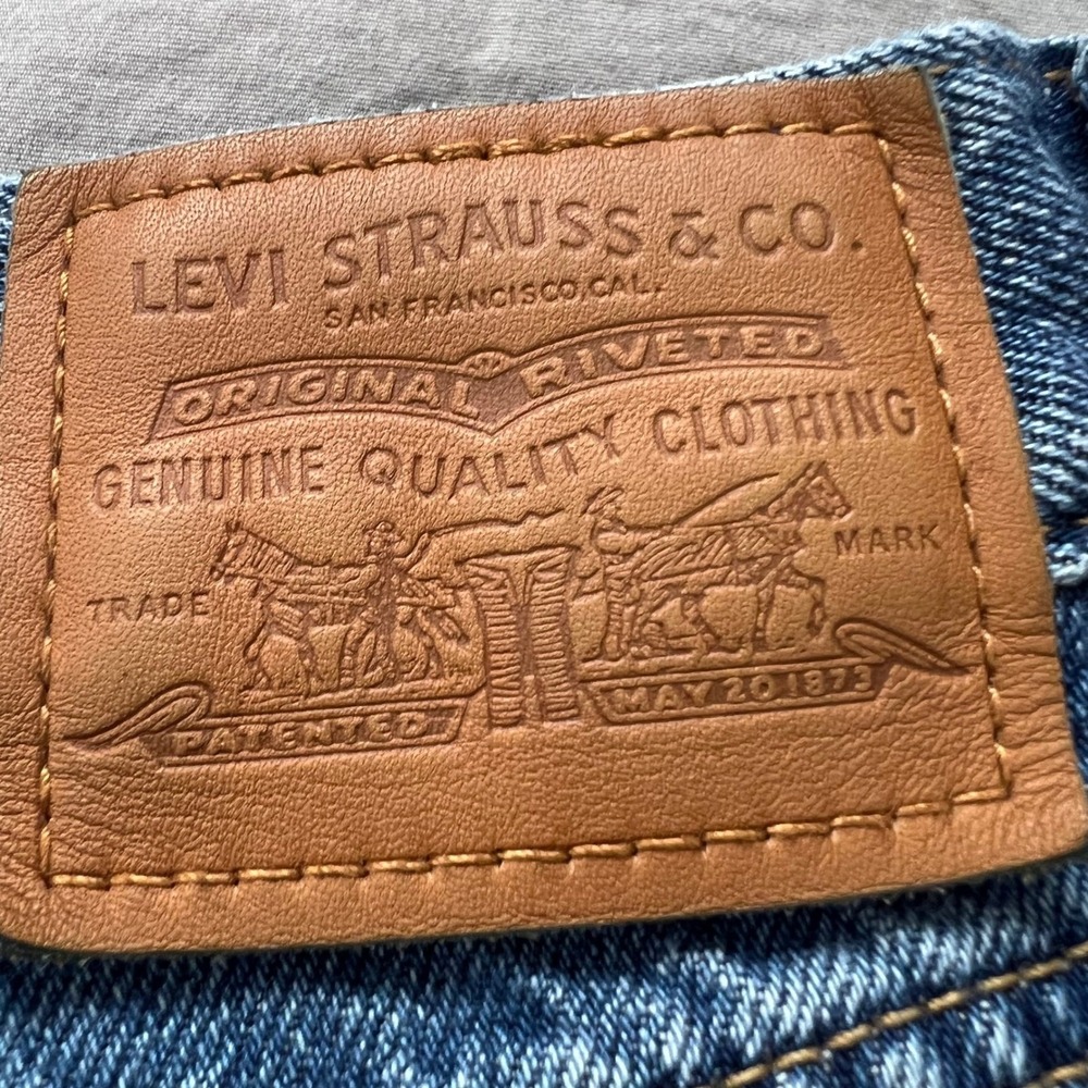 LEVI'S 80s Mom Jean Women's Size 29x30 25" Inseam Distressed Raw Hem Premium - Picture 8 of 16